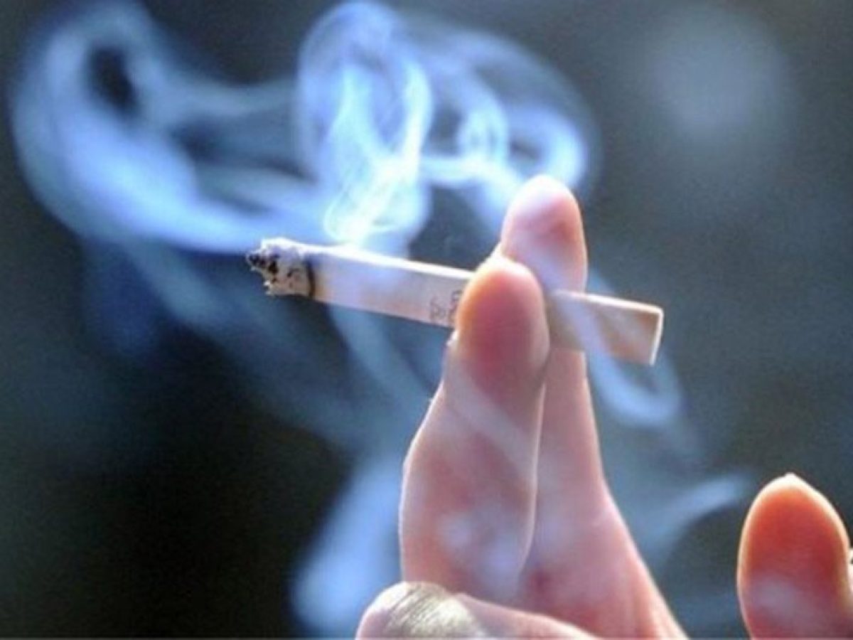 Αυξάνεται το κάπνισμα και το άτμισμα στους εφήβους στην Ελλάδα