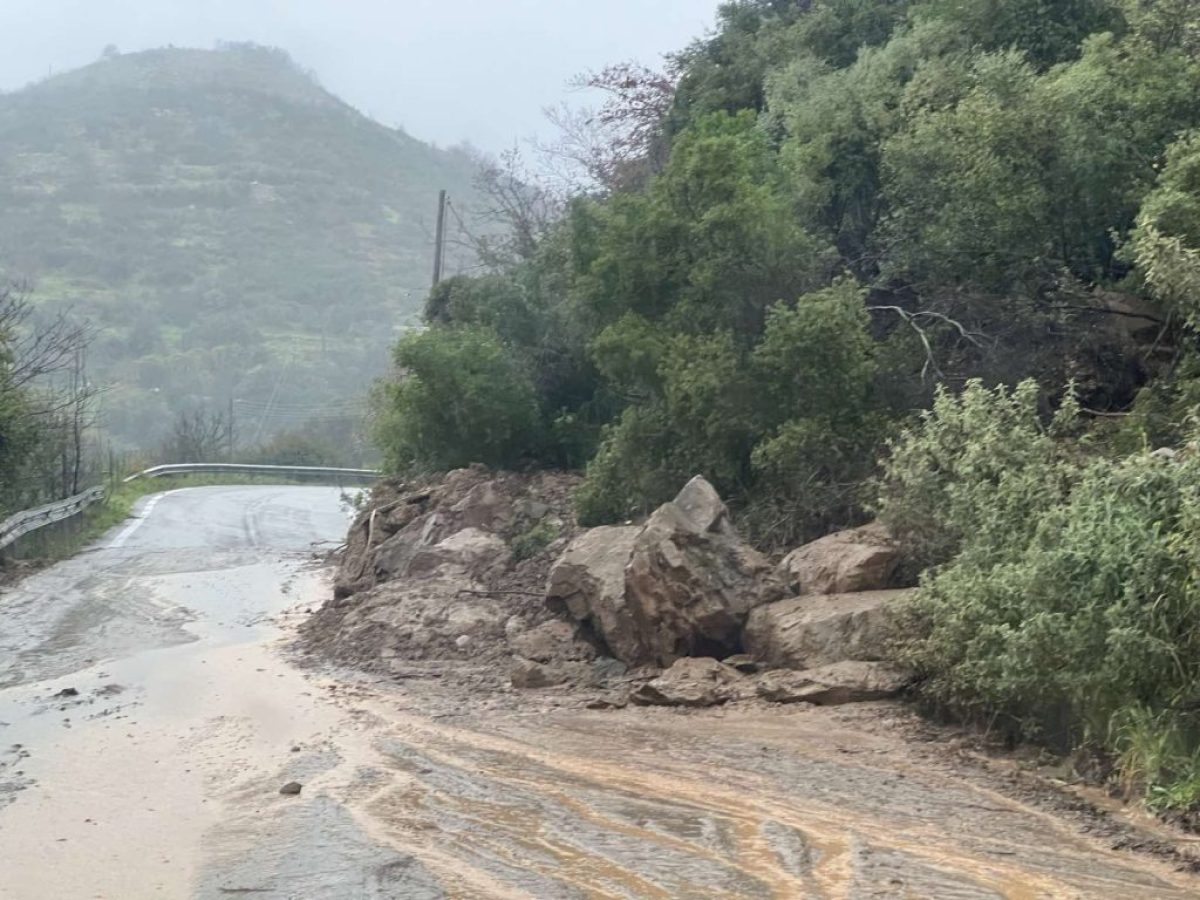Μπαράζ καθιζήσεων δρόμων σε όλη τη Μεσσηνία