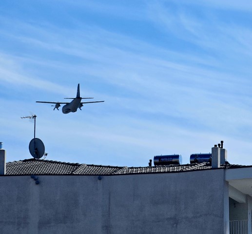 chamili-ptisi-stratiotikou-aeroskafous-pano