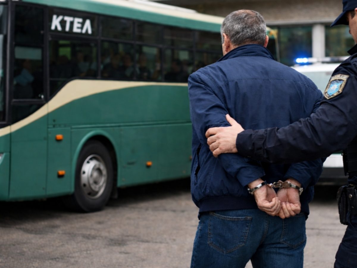 Χαμός σε σχολικό δρομολόγιο στη Σπάρτη: Συνελήφθη οδηγός ΚΤΕΛ μετά από μηνύσεις γονέων
