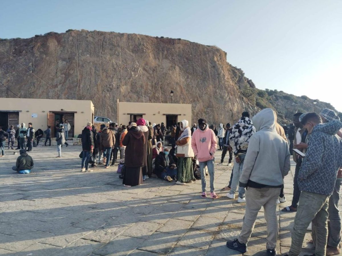 Χανιά: Χωρίς σταματημό οι μεταναστευτικές ροές – Ακόμη 103 άτομα εντοπίστηκαν νότια της Γαύδου