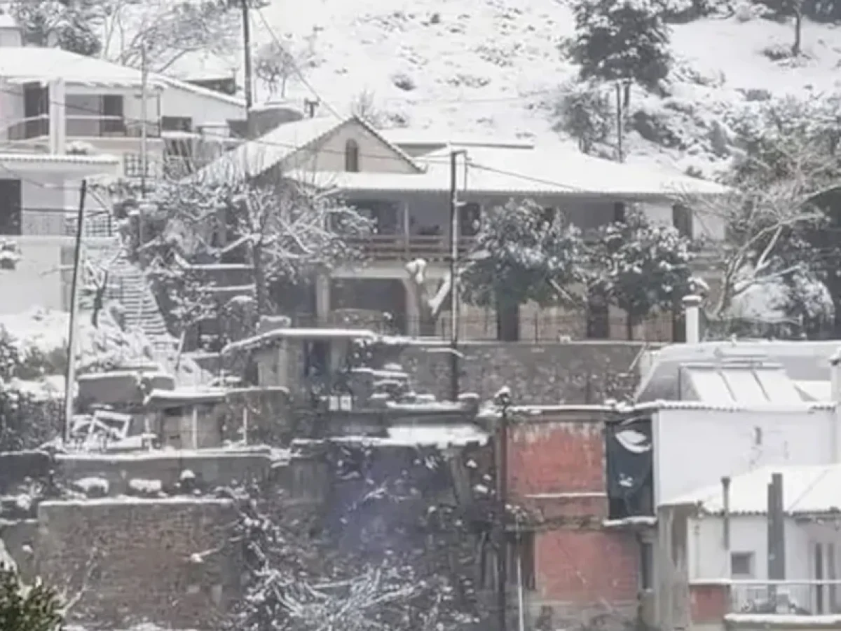 Χιόνια στην Εύβοια: Πού το έστρωσε, ανοιχτοί οι δρόμοι