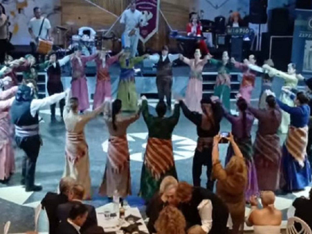 Χορός και γλέντι μέχρι… τελικής πτώσης στον ετήσιο χορό του Συλλόγου Ποντίων Ελευθερίου–Κορδελιού