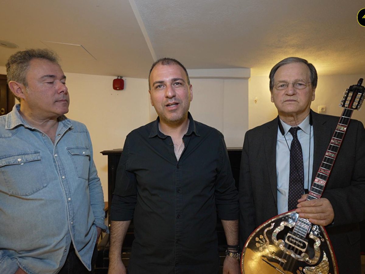 Χρήστος Νικολόπουλος: Τα στενά της Μυκόνου γέμισαν με τους ήχους του μπουζουκιού του (video)