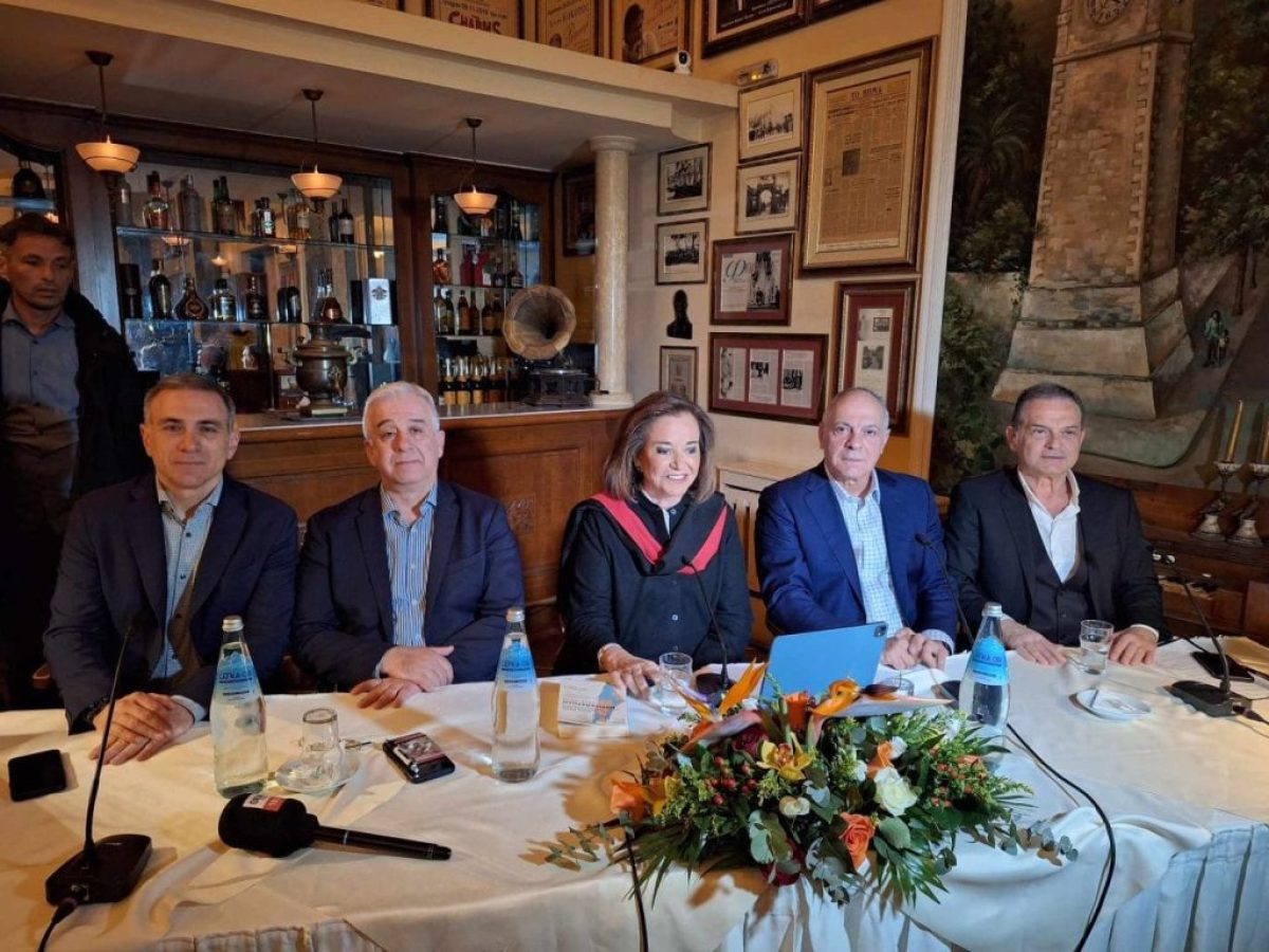 ΧΑΝΙΑ: “Κανείς δεν μπορεί να προβλέψει την έκβαση του πολέμου”. Επισημάνσεις Μπακογιάννη στην παρουσίαση του βιβλίου των Υφαντή, Διακόπουλου, Φίλη (φωτογραφίες και βίντεο)