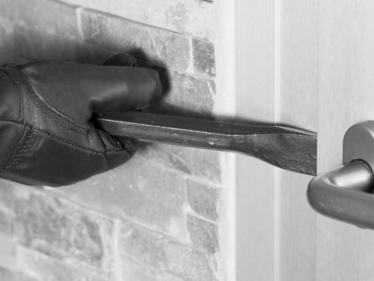 Διάρρηξη οικίας στην οδό Τρίτωνος στο Μάτι – Αυτόπτες μάρτυρες είδαν τους κλέφτες