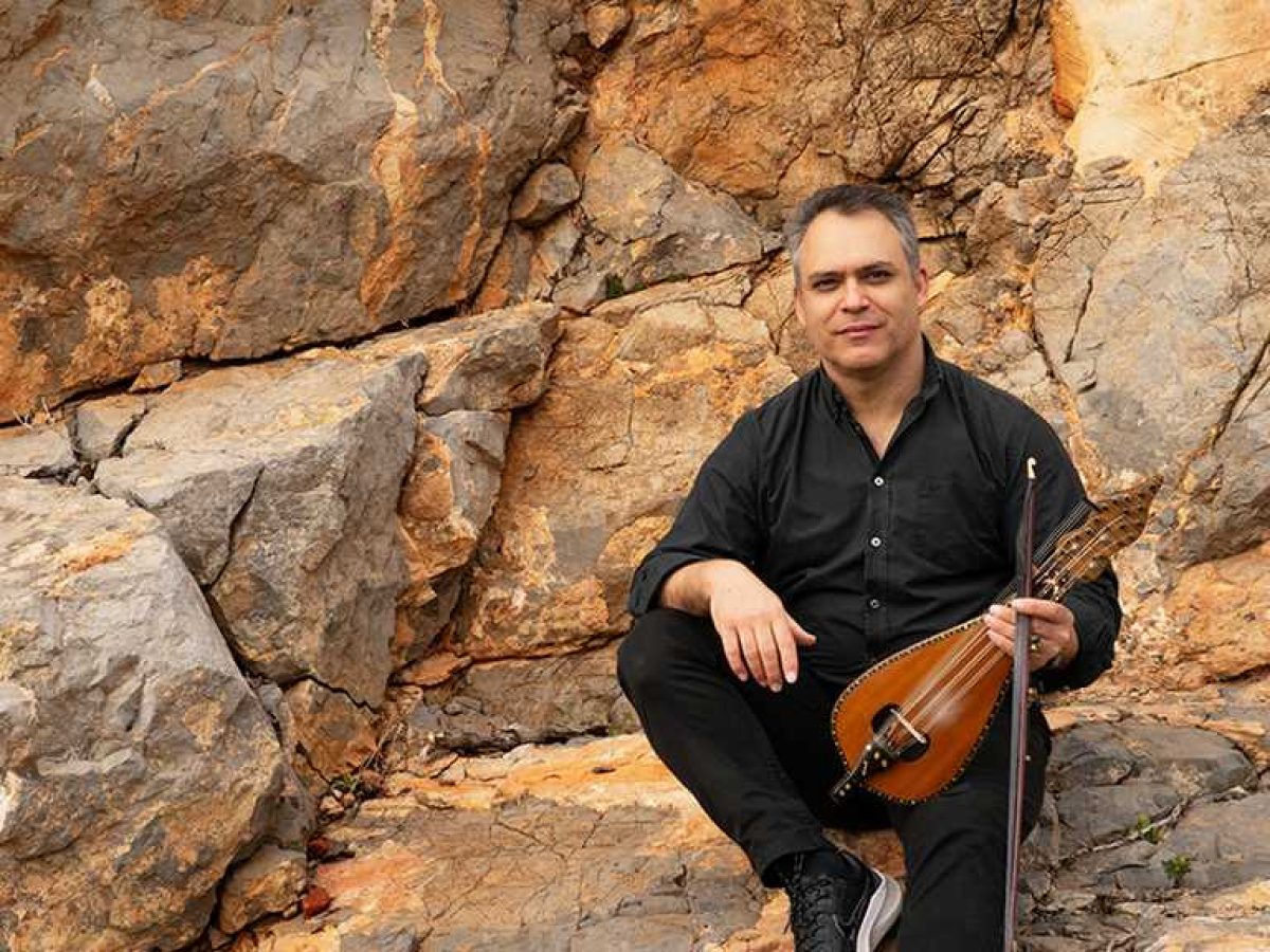 Διεθνής διάκριση για τον Στέλιο Πετράκη  στα κορυφαία παγκόσμια charts world music