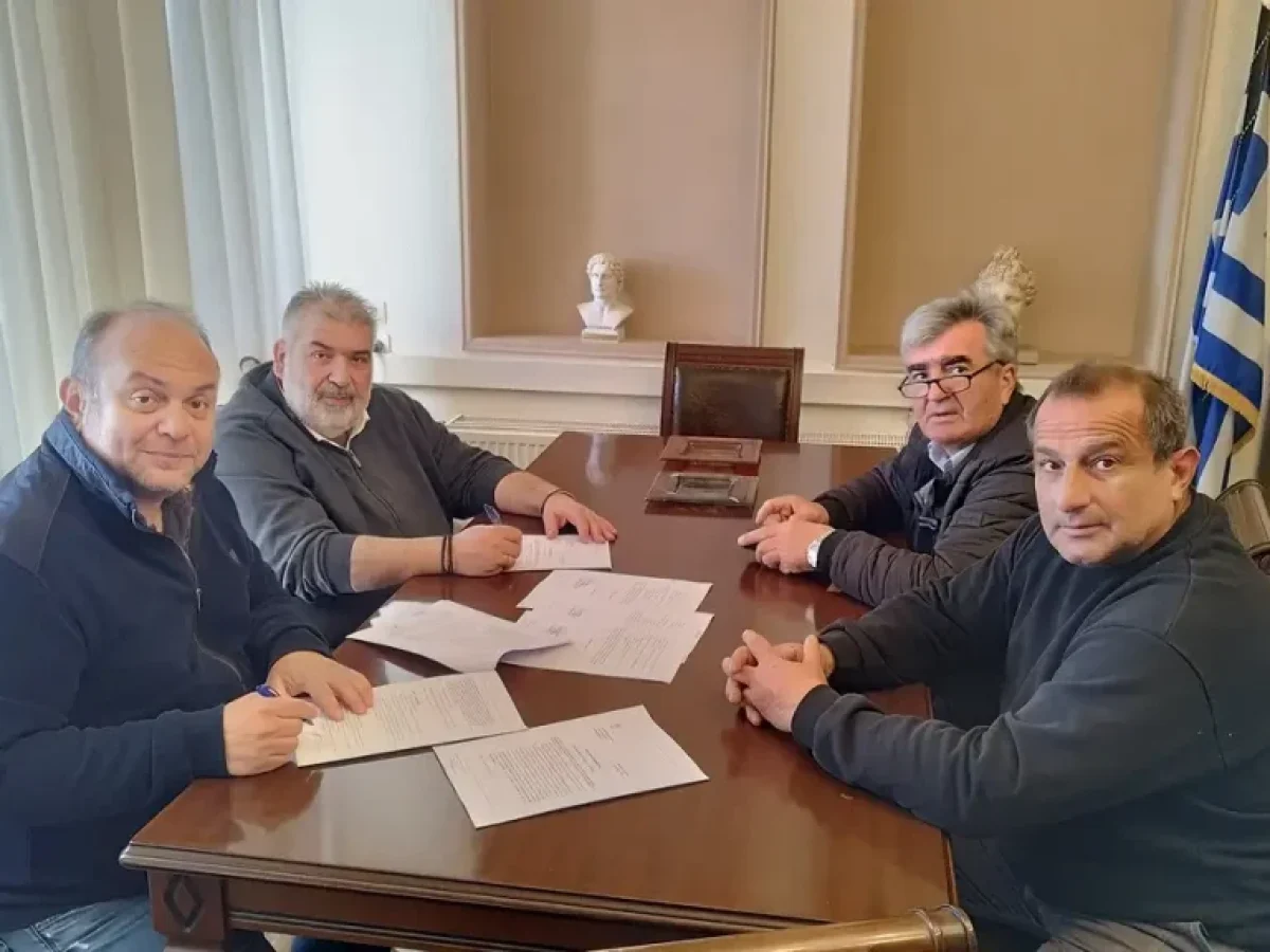 Δήμος Εορδαίας: Υπογραφή σύμβασης για την κατασκευή γηπέδου ποδοσφαίρου 5×5 στην Τ.Κ. Αναρράχης