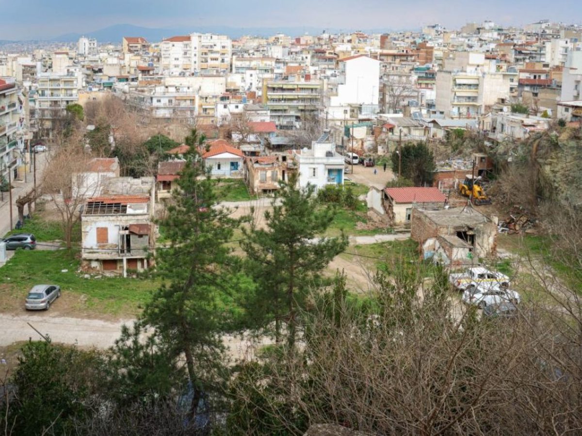 Δήμος Νεάπολης-Συκεών: Πρόστιμα έως 3.000 ευρώ για ζημιές στον δημόσιο χώρο σε εργολάβους και Οργανισμούς Κοινής Ωφελείας