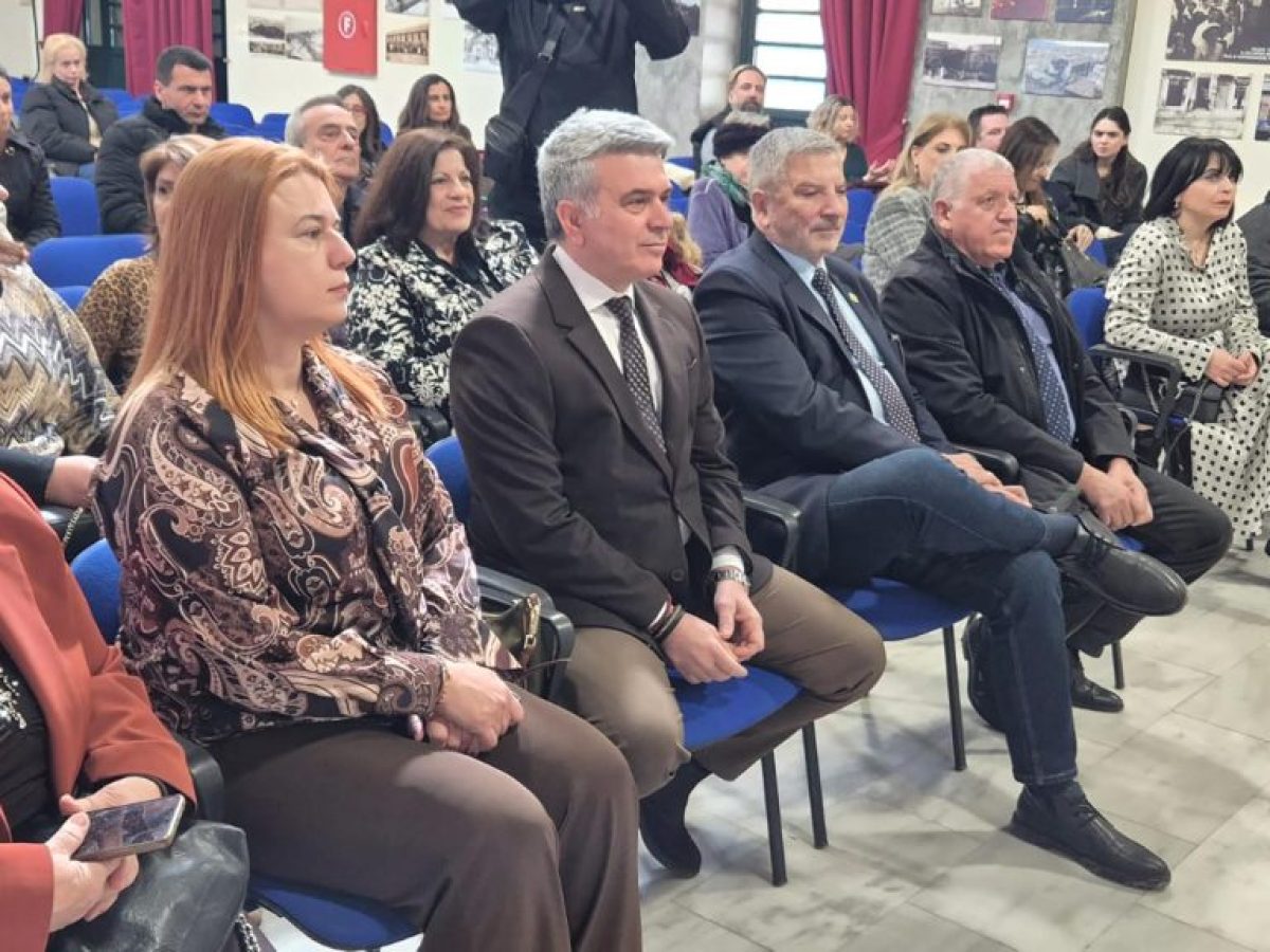 &Delta;ή&mu;&omicron;&sigmaf; &Nu;έ&alpha;&sigmaf; &Iota;&omega;&nu;ί&alpha;&sigmaf; &ndash; &Eta;&mu;&epsilon;&rho;ί&delta;&alpha; &mu;&epsilon; &theta;έ&mu;&alpha;: &laquo;&Kappa;&alpha;&rho;&kappa;ί&nu;&omicron;&sigmaf; &kappa;&alpha;&iota; &gamma;&omicron;&nu;&iota;&mu;ό&tau;&eta;&tau;&alpha;&raquo;