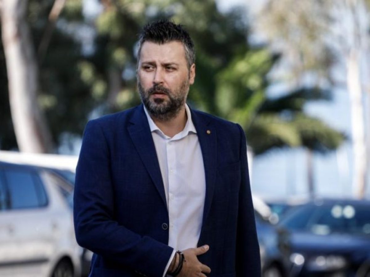 Δύσκολες ώρες για τον Γιάννη Καλλιάνο και τη σύζυγό του – «Κλαίει εδώ και 10 μέρες»