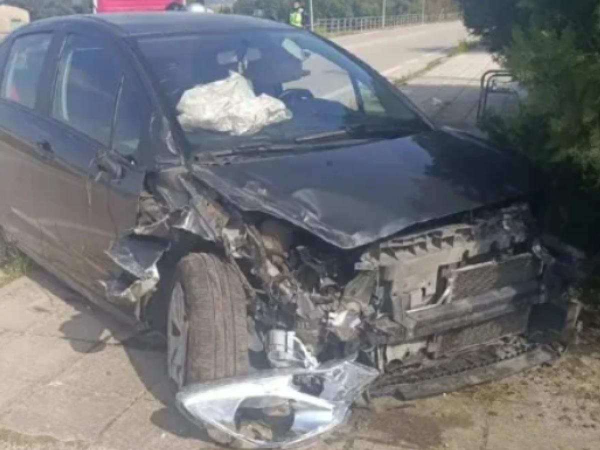 Δυτ. Ελλάδα: Σφοδρή σύγκρουση οχημάτων – Μία γυναίκα στο νοσοκομείο (ΦΩΤΟ)