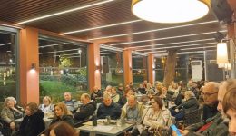 divi-piisi-giortΑse…-ke-sti