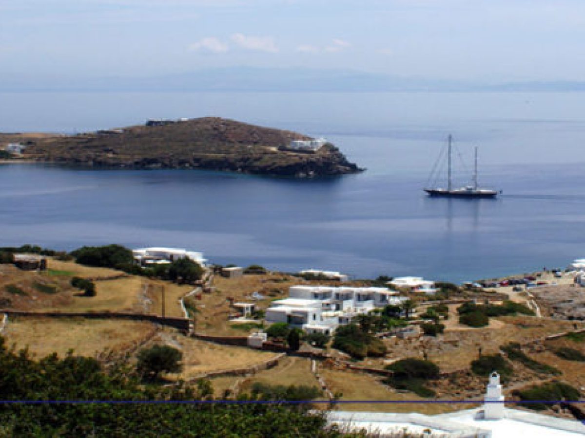 Στην πρώτη γραμμή κινδύνου από τον υπερτουρισμό 3 «παρθένα» ελληνικά νησιά: Σίφνος, Σέριφος & Φολέγανδρος. Κινδυνεύουν να γίνουν Μύκονος & Σαντορίνη προειδοποιεί έκθεση του Ινστιτούτου της Ευρωπαϊκής Τράπεζας Επενδύσεων