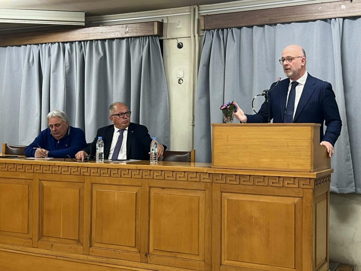 Τάκης Παπαδόπουλος στην σύσκεψη του ΟΕΒΕΣΝΑ: “Στηρίζουμε με πράξεις την μικρομεσαία και μικρή επιχειρηματικότητα”