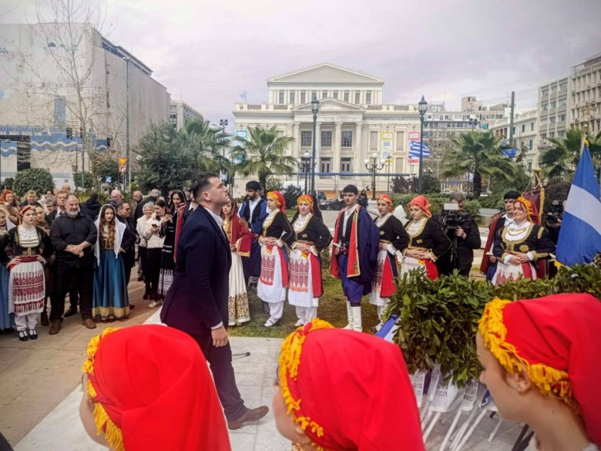 Τιμή στον Ελευθέριο Βενιζέλο: Η Αδελφότητα Κεφαλλήνων & Ιθακησίων στον Πειραιά