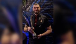 dodekanisios-bartender-katakta-tin-korifi