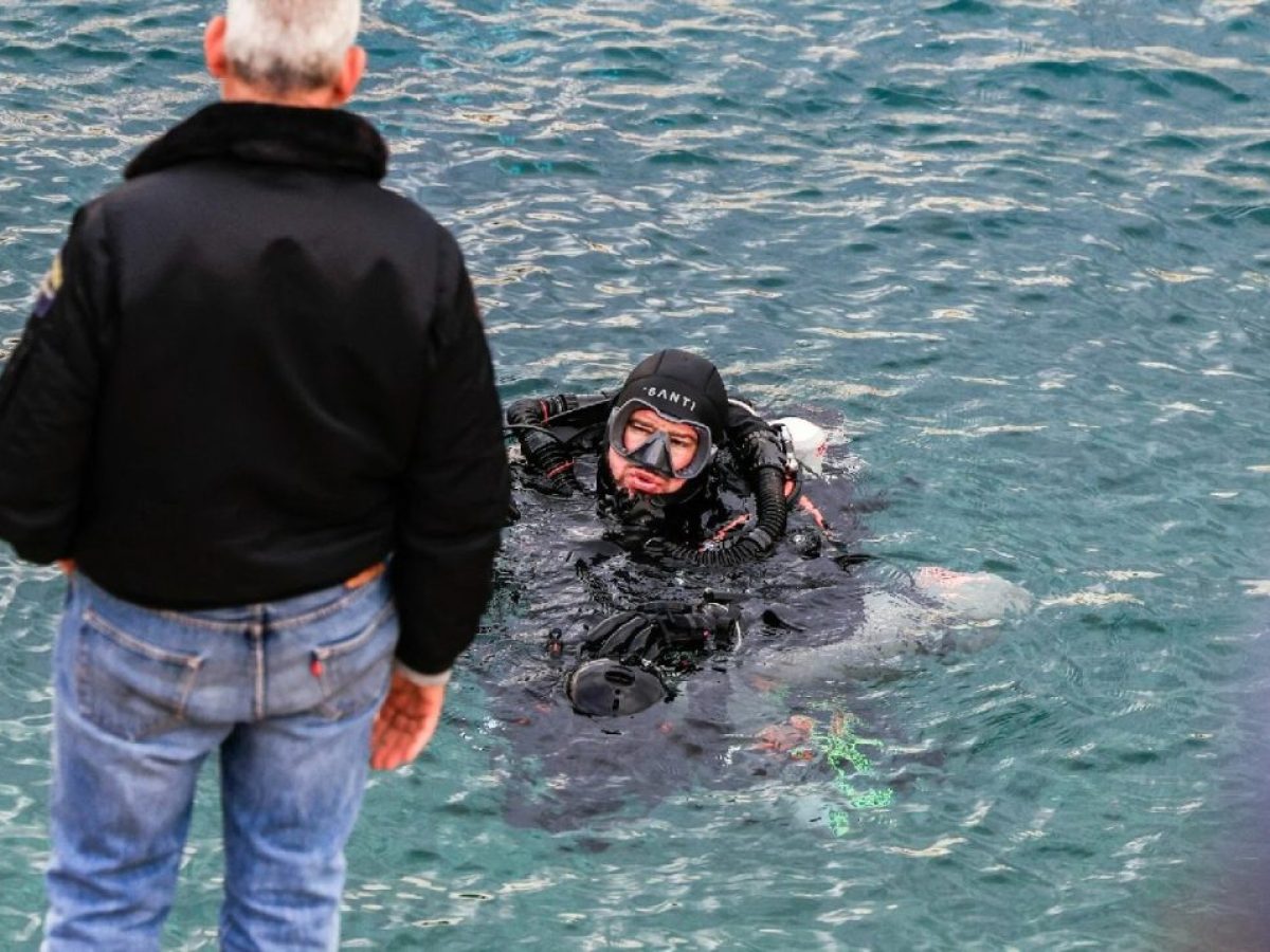 Δραματικές έρευνες για δύτη στη Βουλιαγμένη