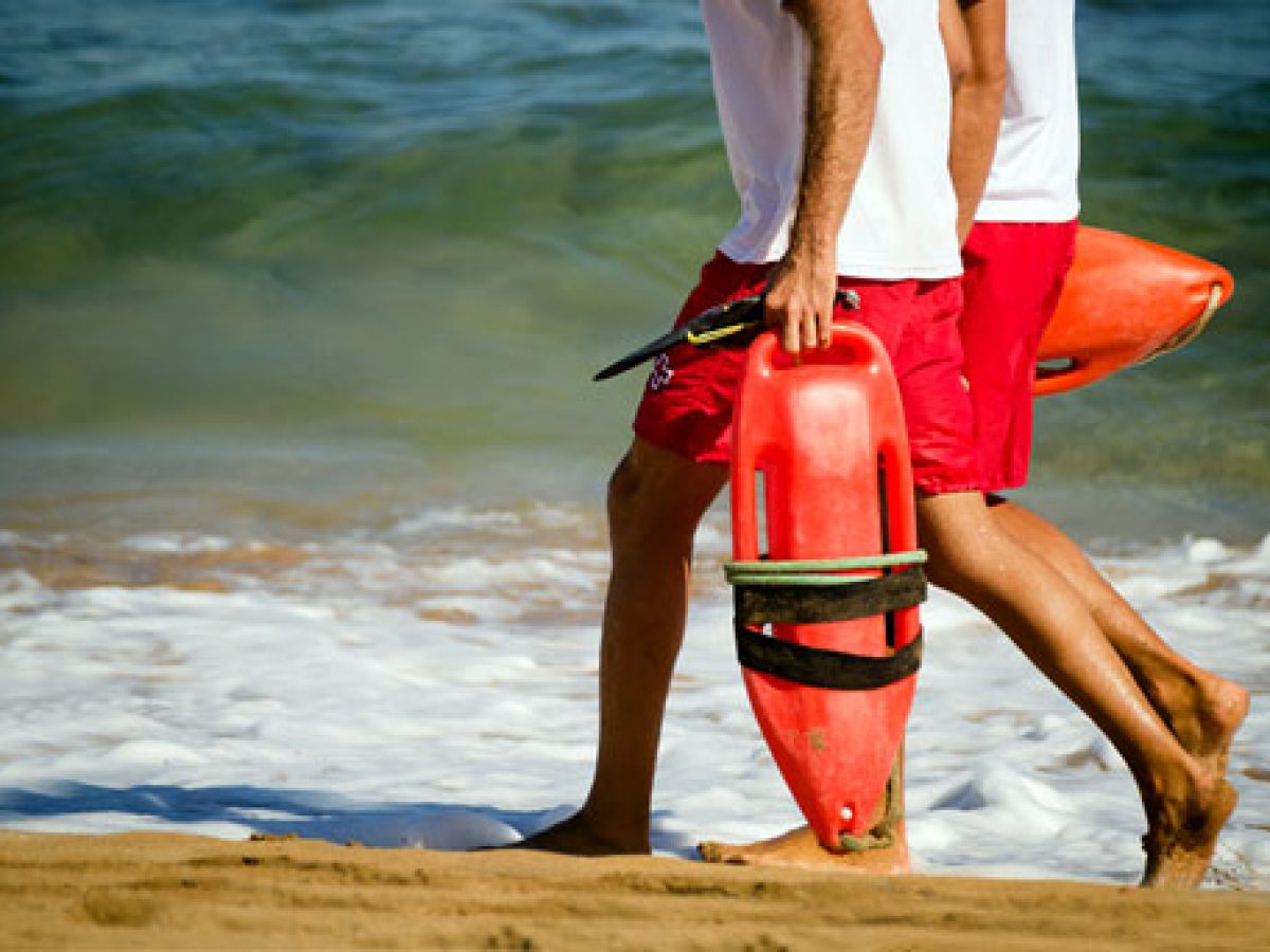 Αιχμές Θ. Βασιλόπουλου για τη διαδικασία ναυαγοσωστικής κάλυψης των πλαζ