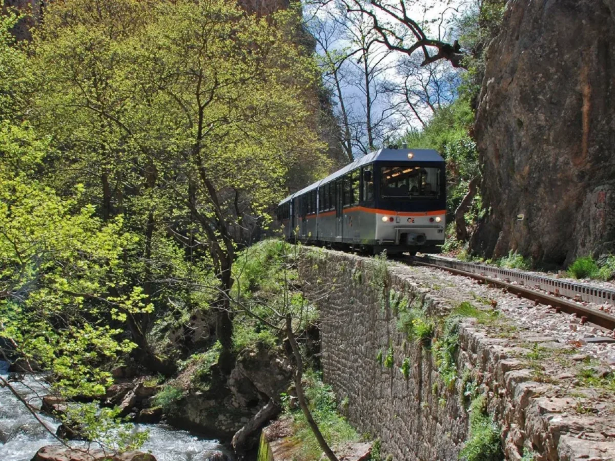 «Αιγιάλεια Μαζί για το Αύριο» για τον οδοντωτό: «Δυστυχώς επιλέχτηκε ο δρόμος των μηνύσεων»