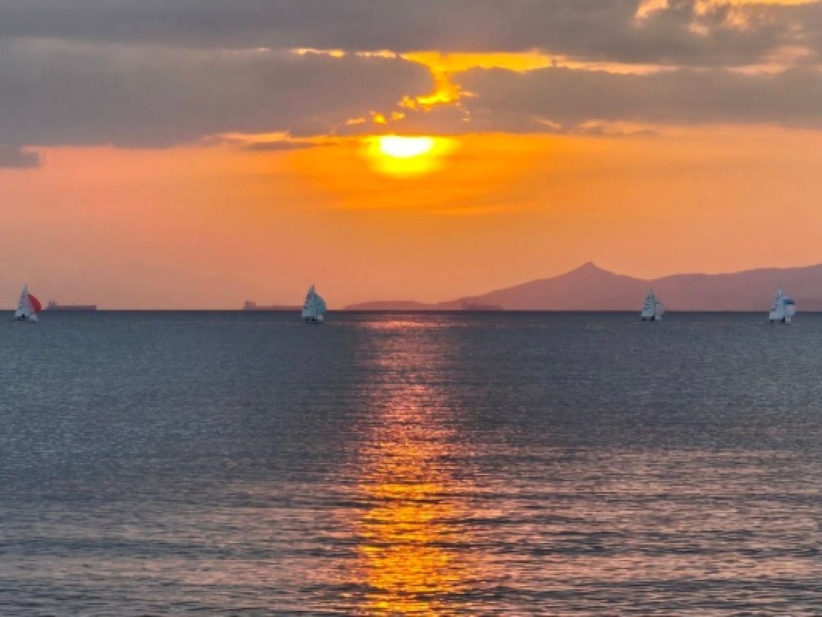 Εκεί που ο ουρανός ακουμπά τη θάλασσα του Αλίμου…