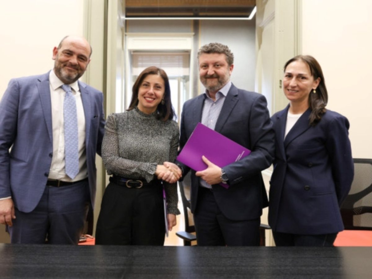 ΕΚΚΟΜΕΔ και NETFLIX ενώνουν τις δυνάμεις τους στην Ελλάδα