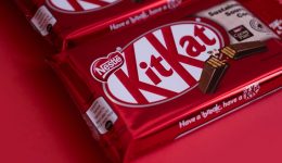 eklepsan-12-tonous-sokolatas-KitKat-2