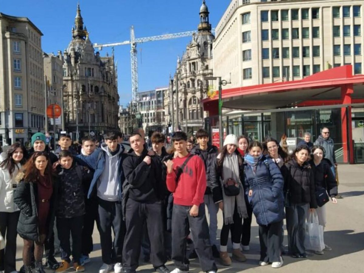 Εκπαιδευτική επίσκεψη ομίλου Φυσικής-Χημείας του Πειραματικού Γενικού Λυκείου Χανίων στο Space Expo