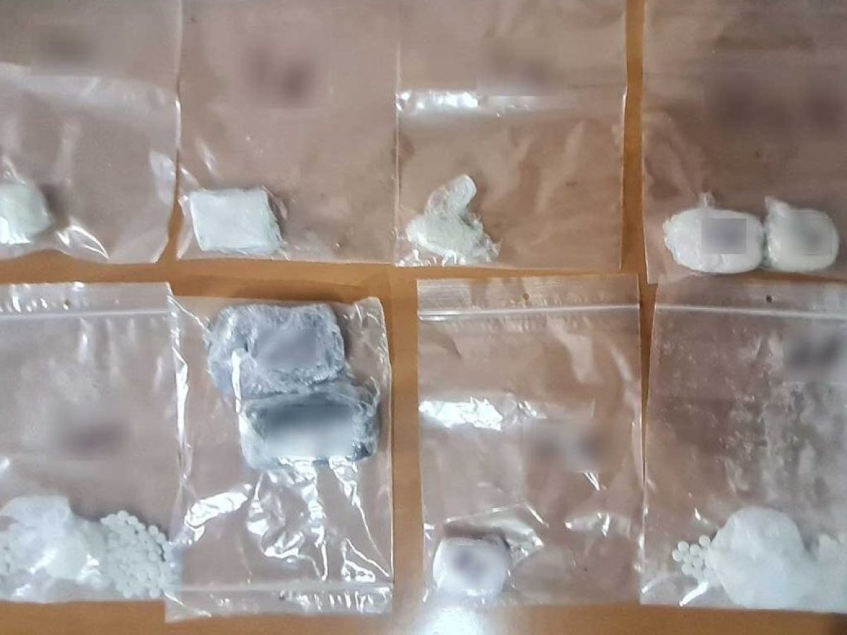 Έκρυψε ναρκωτικά σε παπούτσια στις φυλακές Τρικάλων