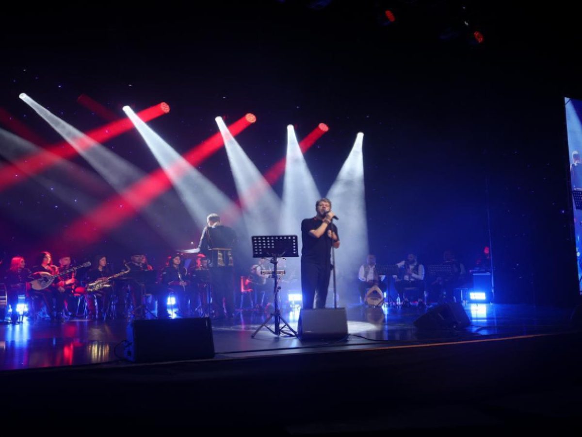 Ελληνοαλβανική μουσική σύμπραξη στο Pallati i Kongreseve των Τιράνων