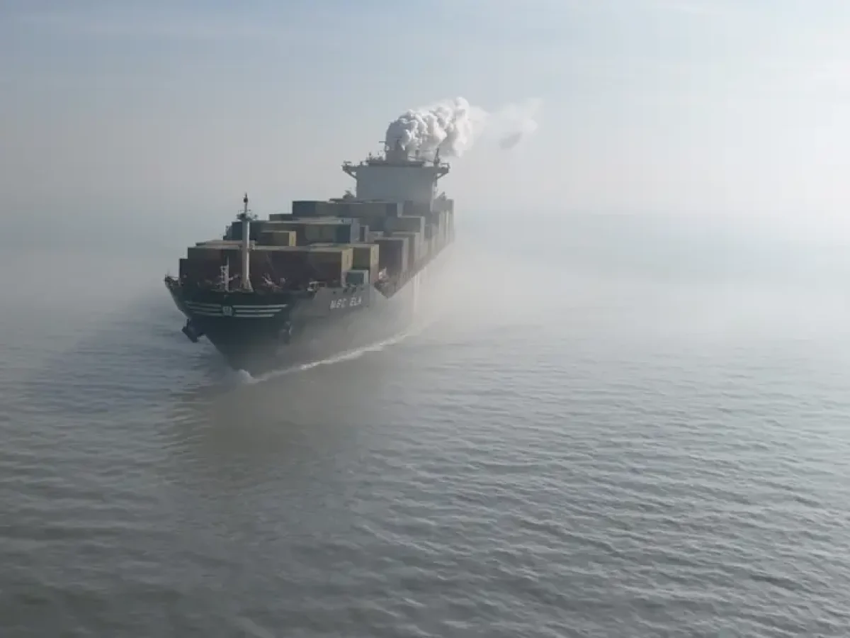 Ελληνόκτητο το πρώτο φορτηγό πλοίο που πέρασε τα Στενά του Ορμούζ