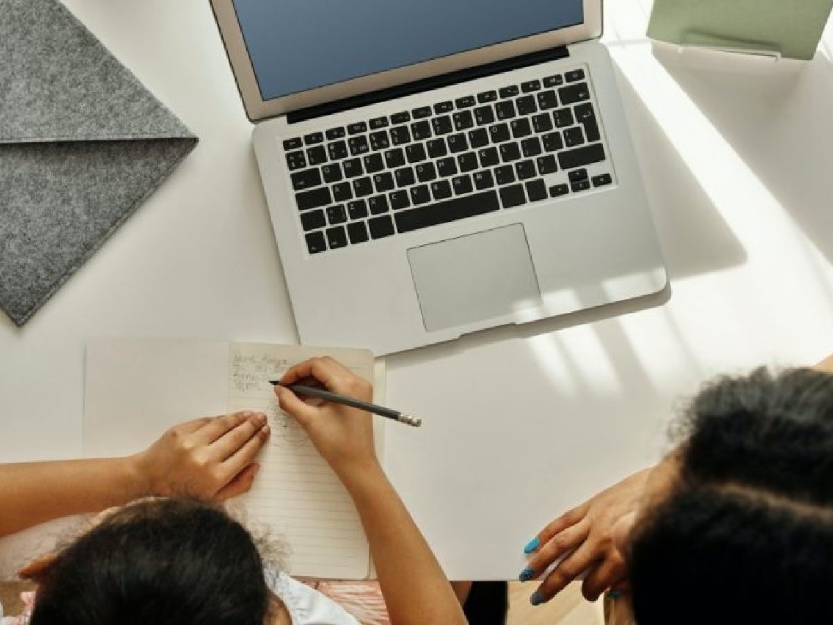 Ενίσχυση με 139 υπολογιστές και σύγχρονος εξοπλισμός στα Ιόνια Νησιά