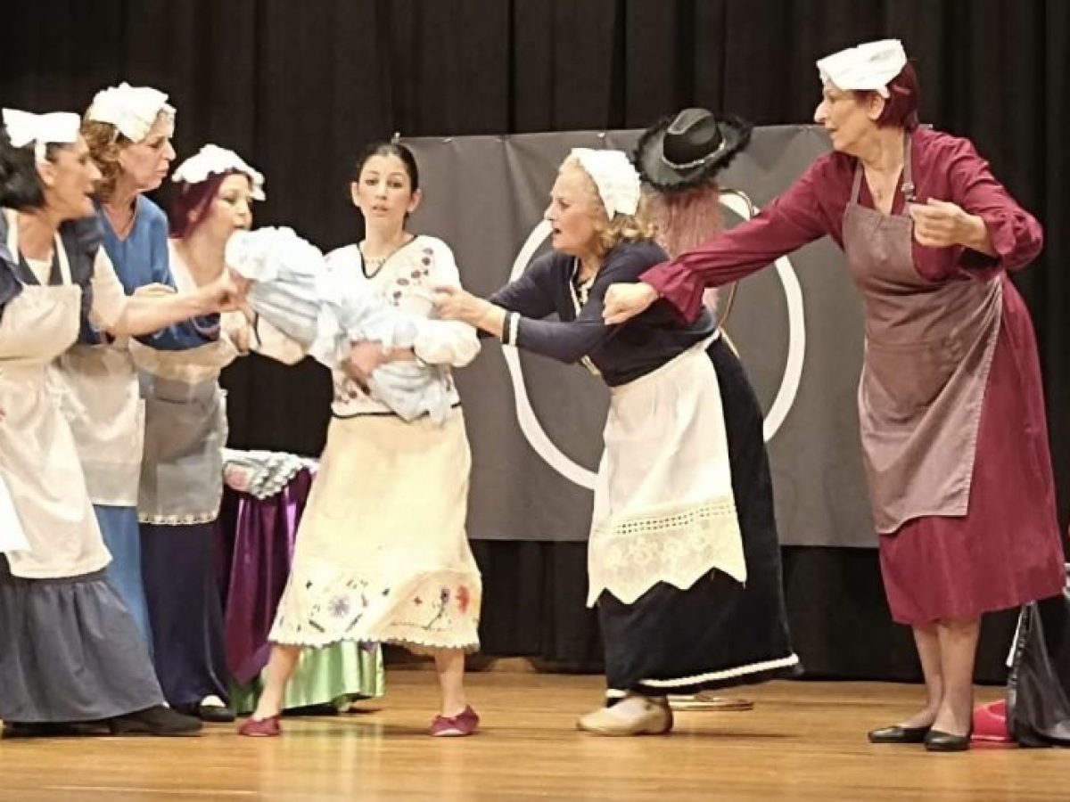 Ενθουσίασε το κοινό «Ο Κύκλος με την Κιμωλία»-Νέες παραστάσεις και φιλανθρωπική αποστολή στη Βόρεια Ήπειρο