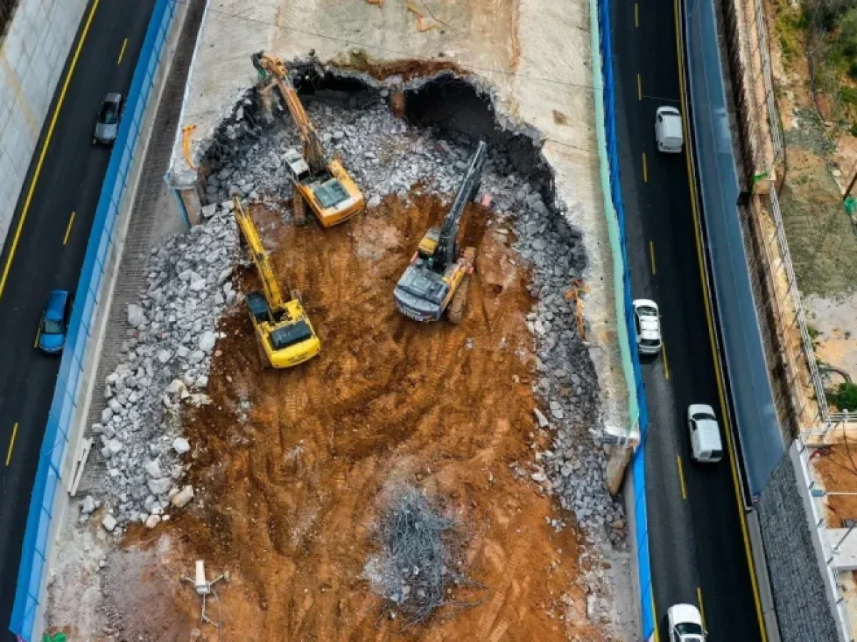 Εντυπωσιακές εικόνες από την κατεδάφιση του τούνελ στα Κωνσταντινοπολίτικα – «Τρέχει» το flyover με διπλάσιους ρυθμούς κατασκευής