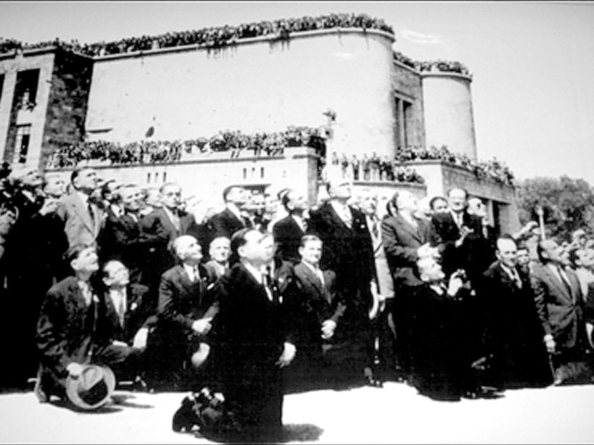 Εορτασμός Έπαρσης της Ελληνικής Σημαίας στη Ρόδο – 31 Μαρτίου 1947