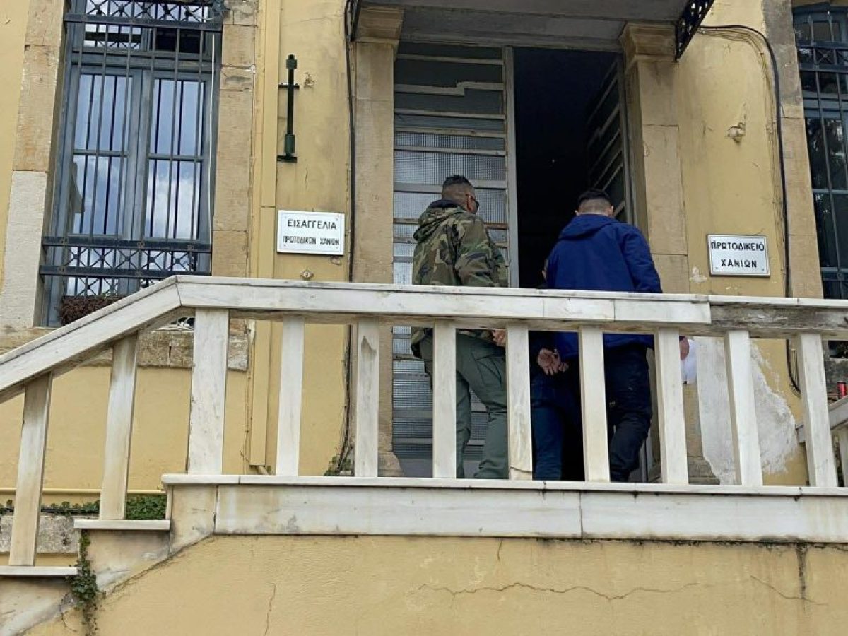 Επί τρία χρόνια διέμενε στο βαν ο Πολωνός που κατηγορείται για κατασκοπεία στη Σούδα – Έδειχνε φωτογραφικό υλικό σε περίοικους