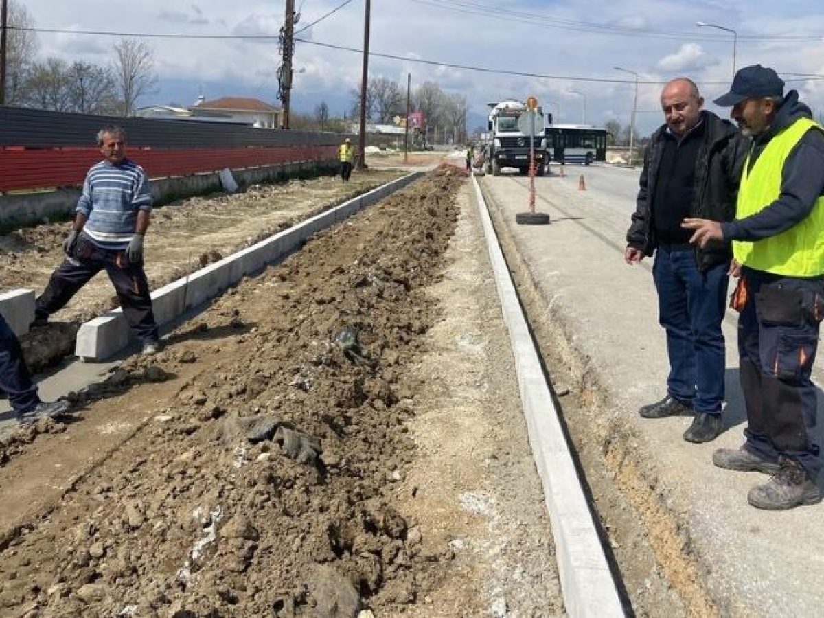 Επίσκεψη Σακκά στα 2 έργα ανάπλασης στην οδό Καρδίτσης