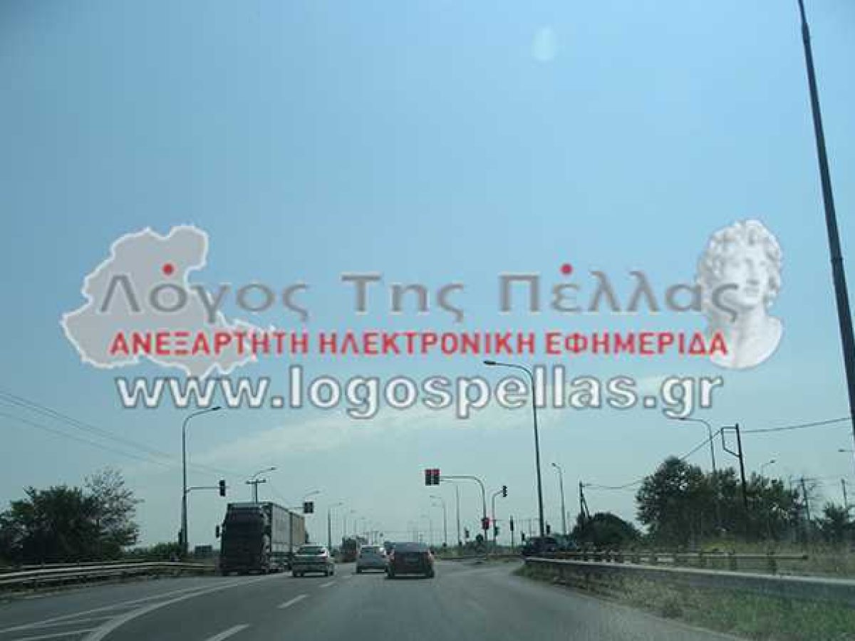 Εργασίες συντήρησης πρασίνου στην παράκαμψη της Πελλαίας Χώρας (Παραλίμνης)