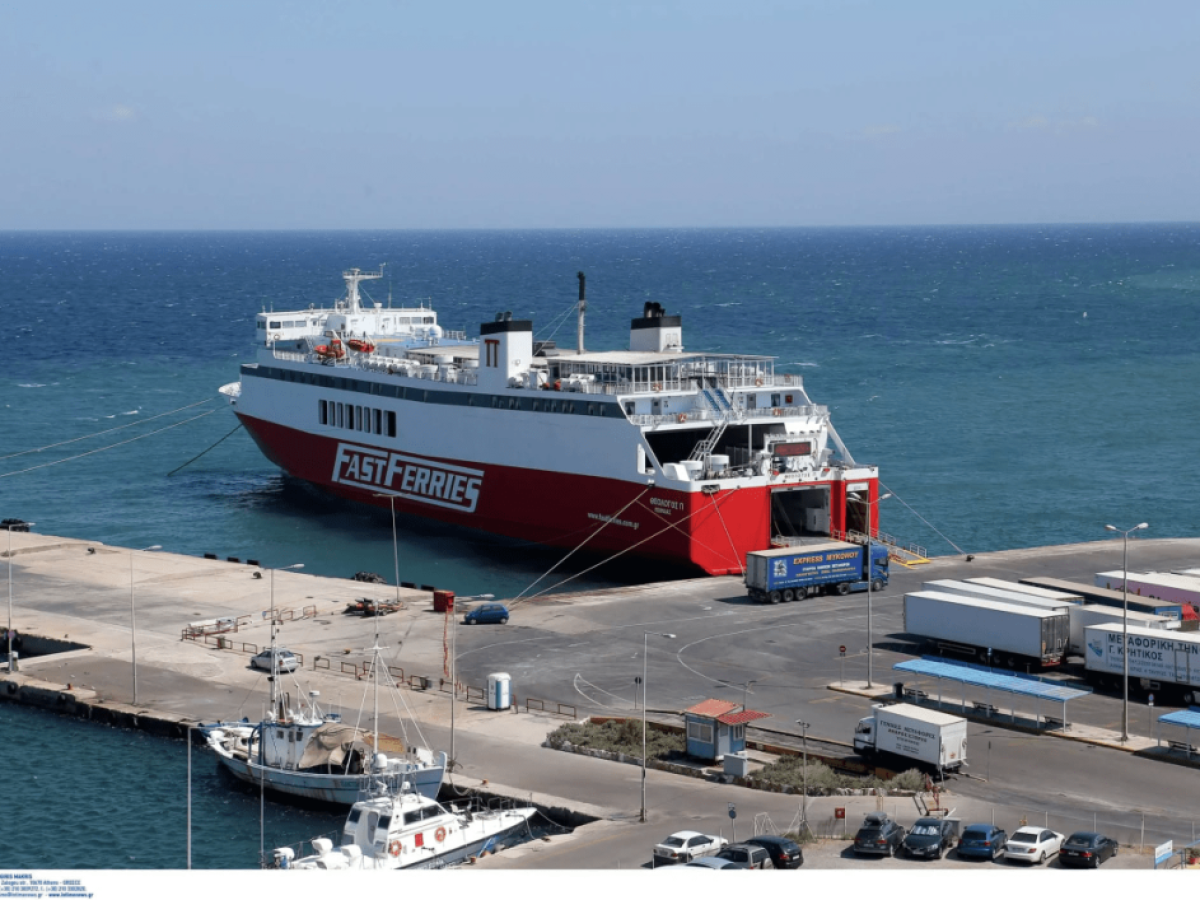 Έσπασε κάβος στο «ΘΕΟΛΟΓΟΣ» πριν τον απόπλου