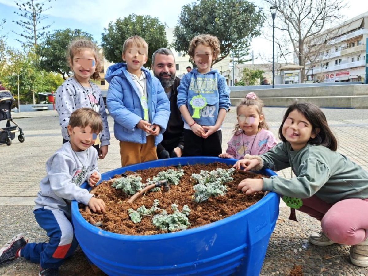 Εθελοντική περιβαλλοντική δράση από το Τμήμα Πρασίνου του Δήμου Ρεθύμνης και το 4ο Νηπιαγωγείο