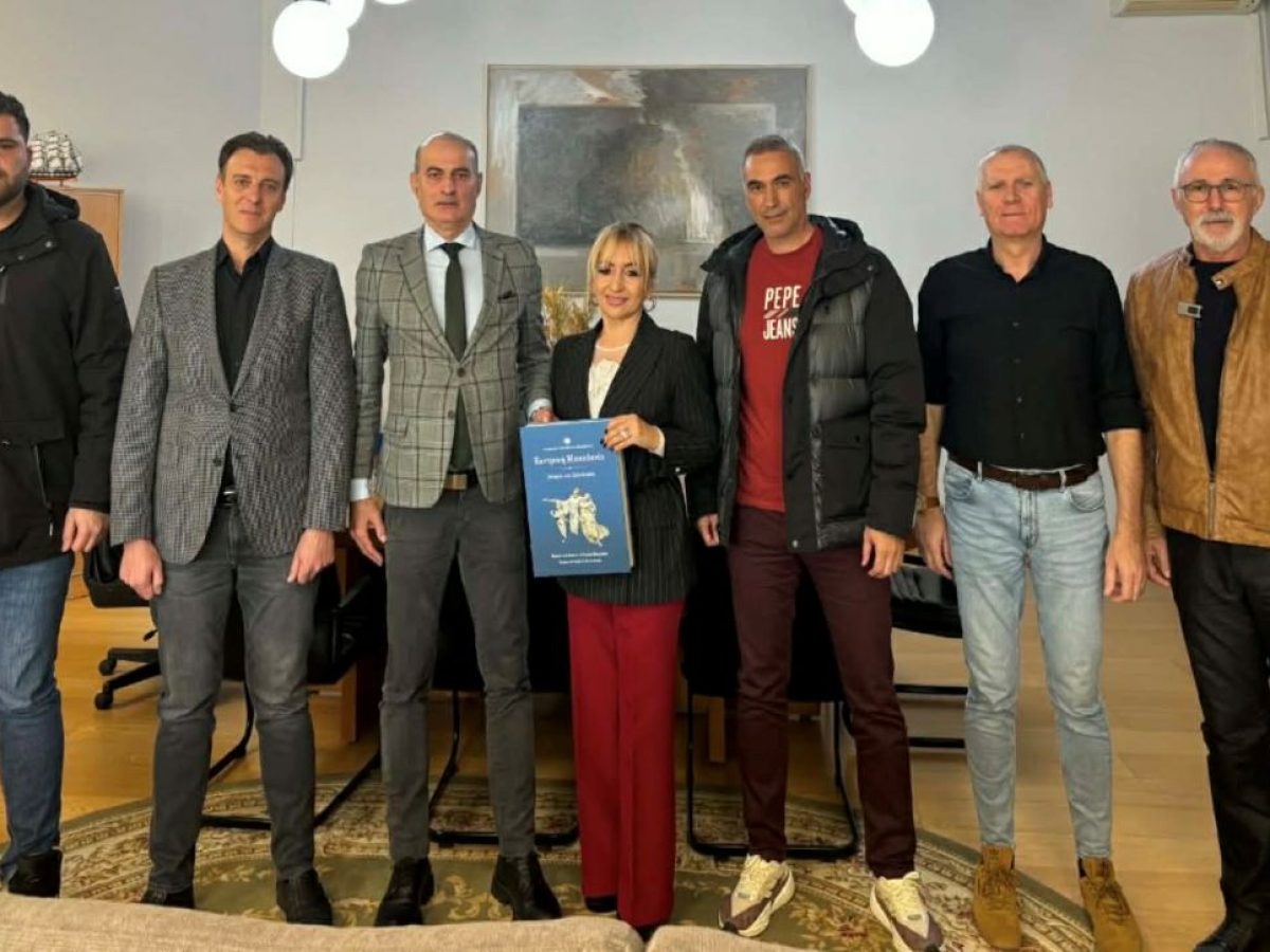 Εθιμοτυπική Επίσκεψη του Συλλόγου Ευζώνων Πιερίας στην Αντιπεριφερειάρχη Σοφία Μαυρίδου