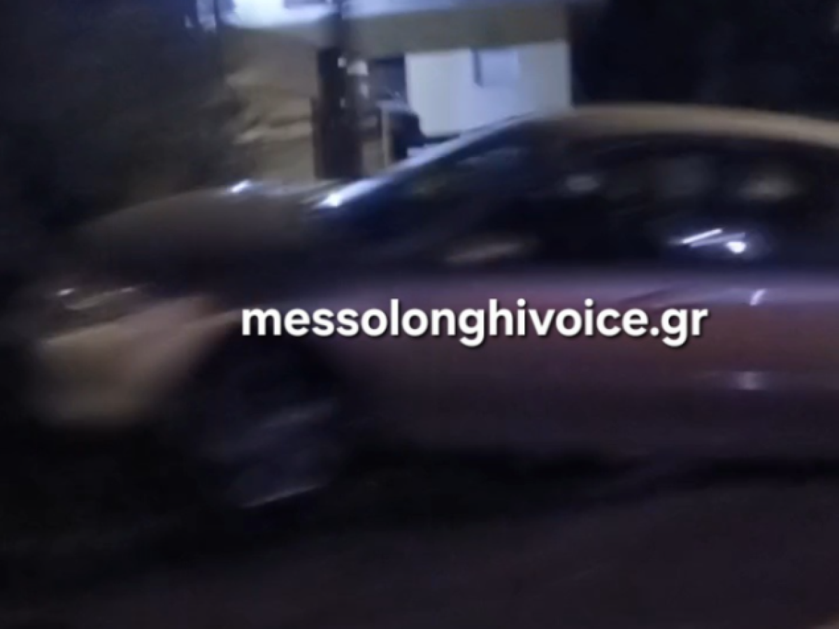 Αιτωλικό: ΙΧ καρφώθηκε σε μάντρα στη Μπούζα