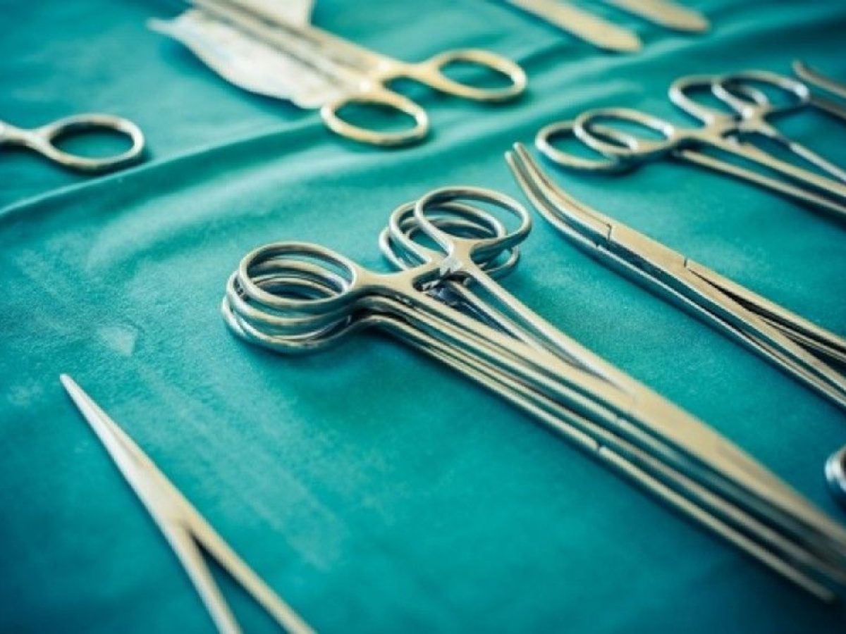 Εύβοια: Σοκ από εκταφή 46χρονου – Βρέθηκε χειρουργικό ψαλίδι στον τάφο