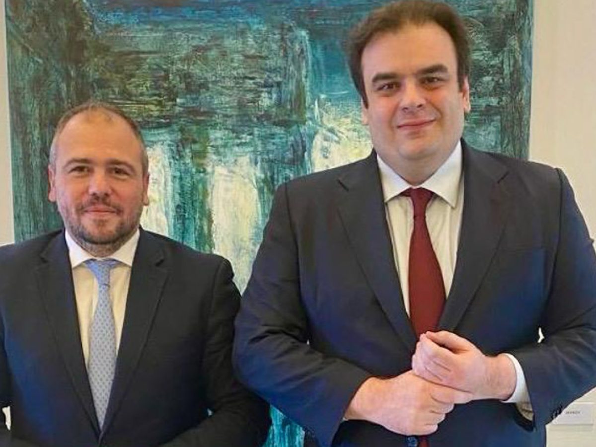 Φόρτωμας: Παρέμβαση για τη νομιμοποίηση έργων σε αιγιαλό Πάρου και Αντιπάρου