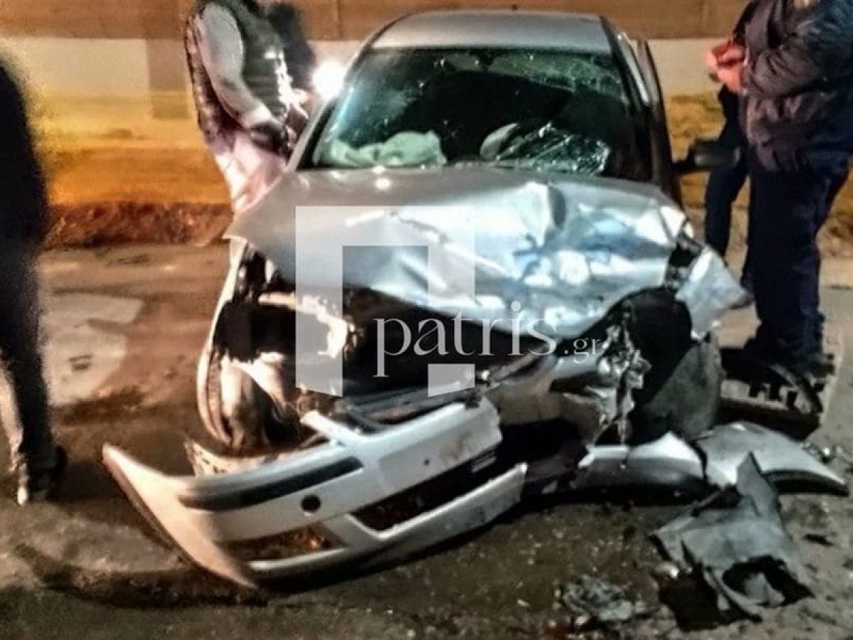 ΦΩΤΟ | Διαλύθηκαν τα αυτοκίνητα! Ευτυχώς, ελαφρά τραυματίες οι επιβαίνοντες