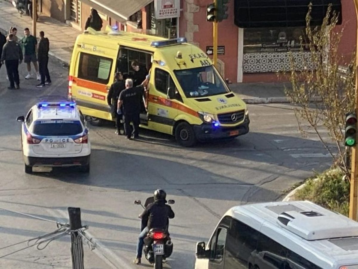 ΦΩΤΟ | Στο νοσοκομείο μοτοσικλετιστής μετά από τροχαίο στην Ακρωτηρίου