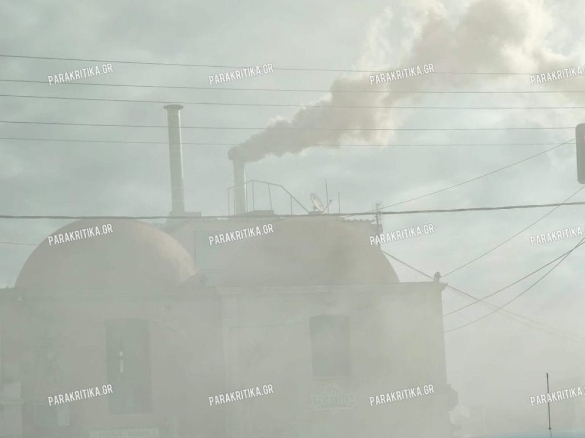 ΦΩΤΟ | “Άρπαξε” η καμινάδα ψητοπωλείου στα Χανιά!