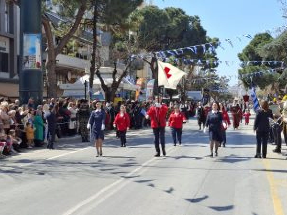 Φωτογραφικές στιγμές από την παρέλαση στην Αλεξανδρούπολη