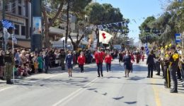fotografikes-stigmes-apo-tin-parelasi