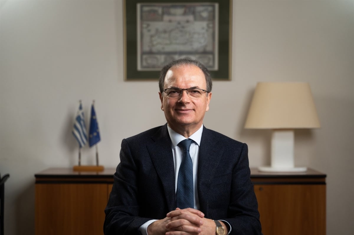 g.-marinakis-chronia-polla-sti